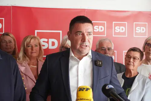 (VIDEO in FOTO) Peter Dermol ponovno v župansko tekmo: "Velenje pripada vsem"